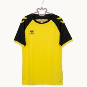 Sportiški ir ryškūs marškinėliai („Hummel“)